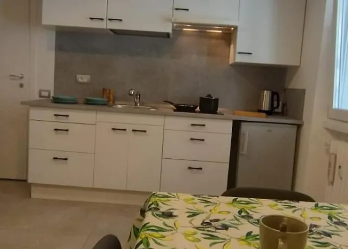 Domus Leo - Appio Latino Apartmán